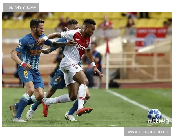 巴黎圣日耳曼巨星扎堆却表现混乱，团队重建问题逐步反映在赛场走势中