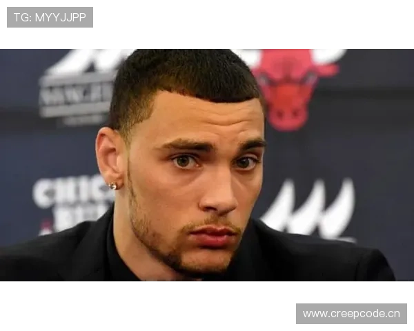 看扎克拉文球场外的生活照，瞬间觉得自己连周末都省着过